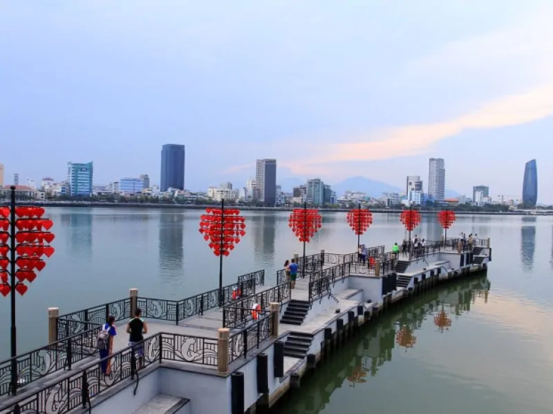 Love Bridge Da Nang is a fantastic place for couples (Source: Collected)