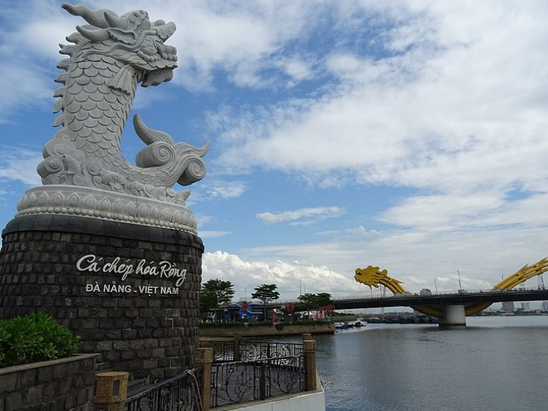 Take the coolest photos at the Dragon Carp Statue (Source: Collected) Take the coolest photos at the Dragon Carp Statue (Source: Collected)