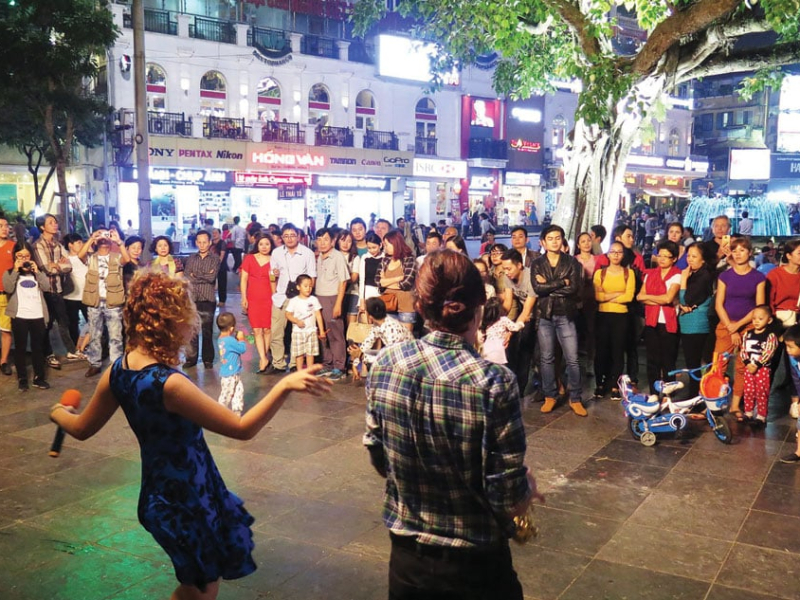 A group of young people dancing on the street (Source: Collected) A group of young people dancing on the street (Source: Collected)