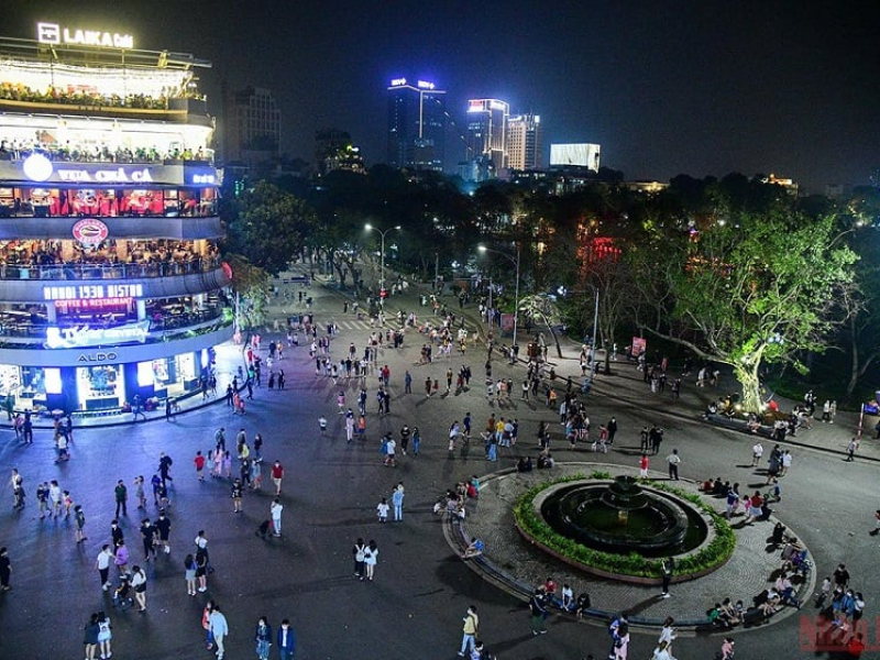 Hanoi Weekend Night Market: Lively Cultural Exchange Spot-Source: Collected Hanoi Weekend Night Market: Lively Cultural Exchange Spot-Source: Collected