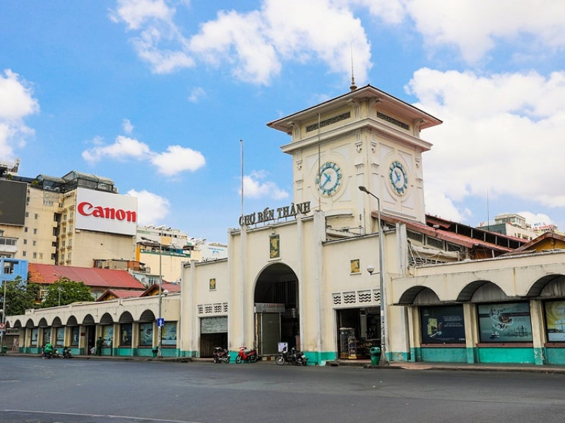 24 hours in Ho Chi Minh City will take you from historic sites to neon-lit streets (Source: Collected) 24 hours in Ho Chi Minh City will take you from historic sites to neon-lit streets (Source: Collected)