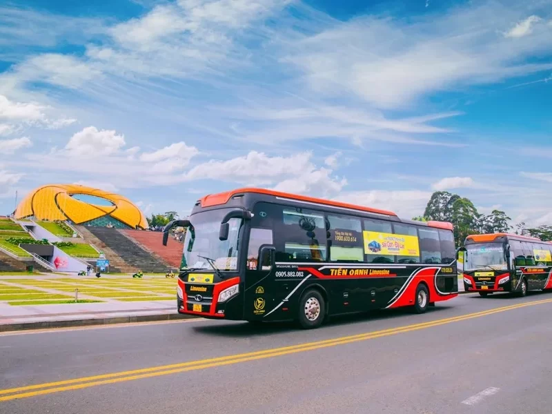 Travel with Tien Oanh Bus (Source: Collected)