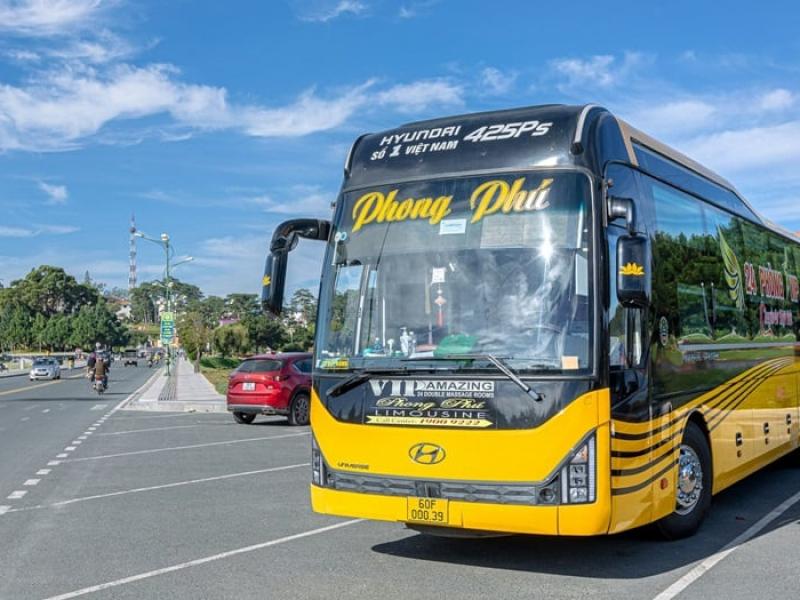 Phong Phu offers a comfortable and reasonably priced travel option for passengers (Source: Collected)