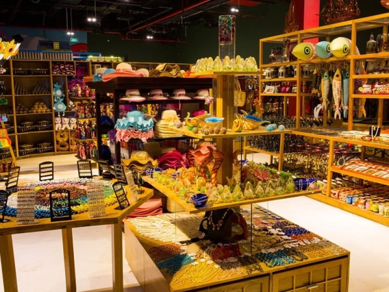 souvenirs at local shops (Source: Collected)