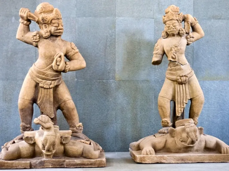 The sophisticated carved motifs capture the cultural flavor of Cham people (Source: Collected)