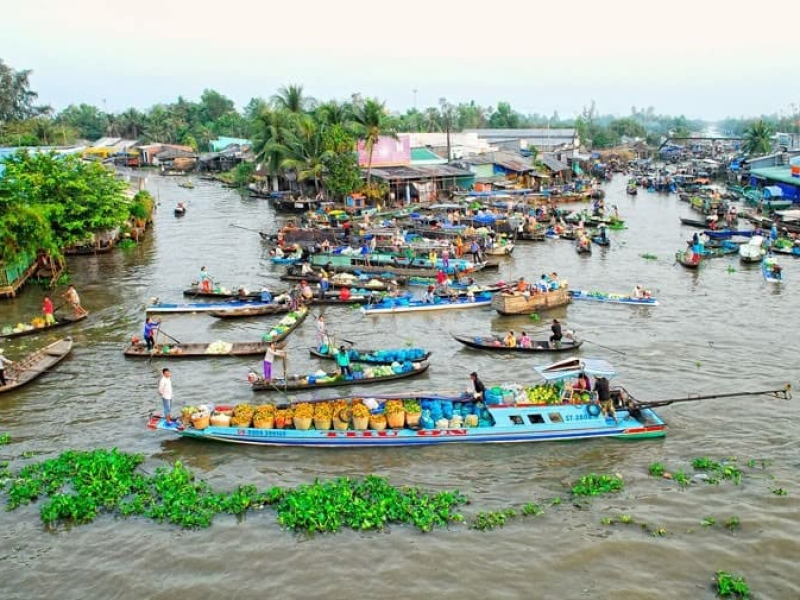 Nga Nam Floating Market
