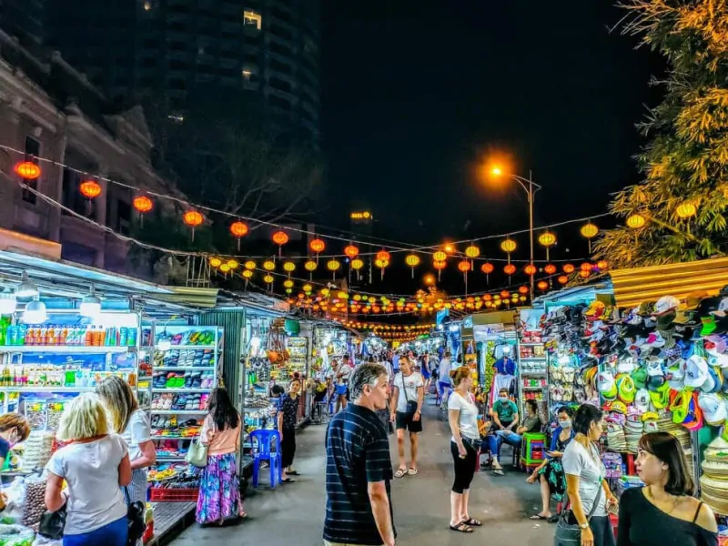 Wander Around and Explore Nha Trang Night Market Wander Around and Explore Nha Trang Night Market