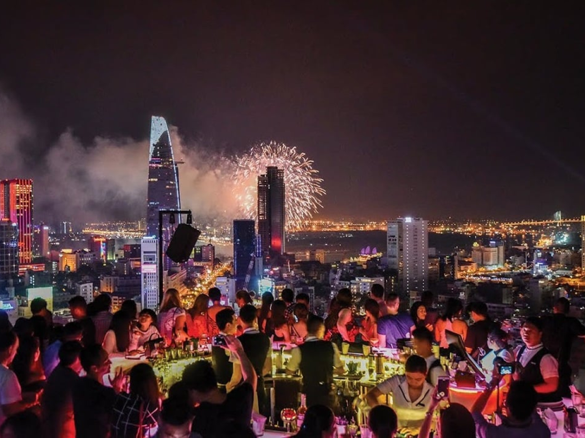 Rooftop Bars in Saigon: Best Views, Drinks & Fun Nights