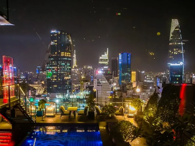 AIR Saigon is one of the coolest and most fashionable rooftop bars in Saigon (Source: Collected)