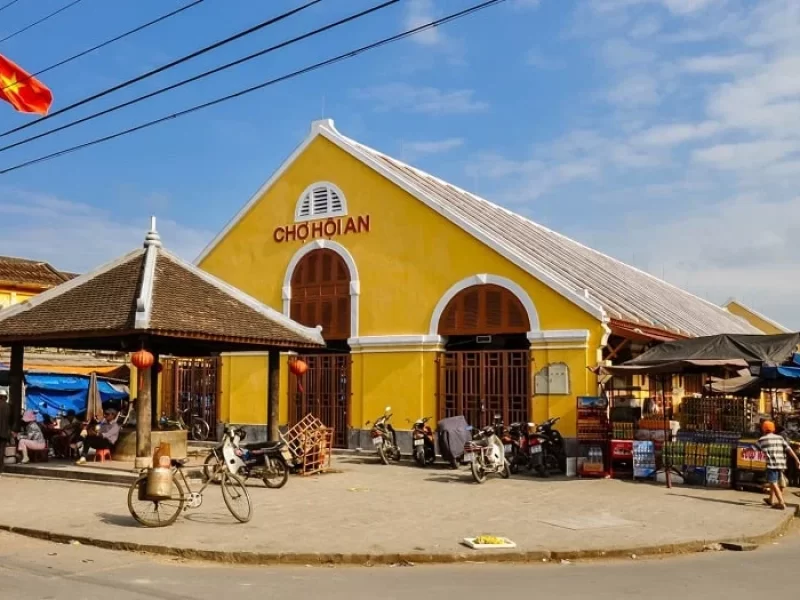 Visiting Hoi An Central Market is one of the top things to do in Hoi An