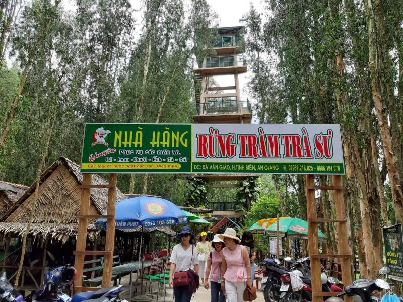 Enjoy the Local Food in Tra Su Cajuput Forest-Source: Collected Enjoy the Local Food in Tra Su Cajuput Forest-Source: Collected
