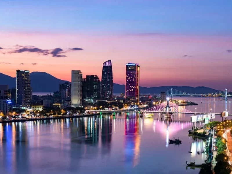 The beautiful and unique design of this bridge is a stunning sight that no traveler should miss when visiting Da Nang city (Source: Collected) The beautiful and unique design of this bridge is a stunning sight that no traveler should miss when visiting Da Nang city (Source: Collected)