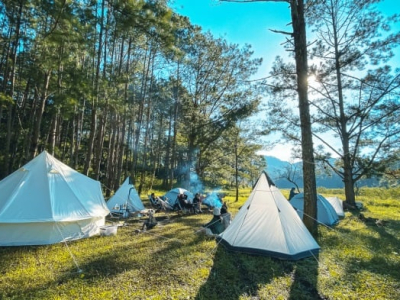 Camping is a must-do activity for visitors to Tuyen Lam (Source: Collected)