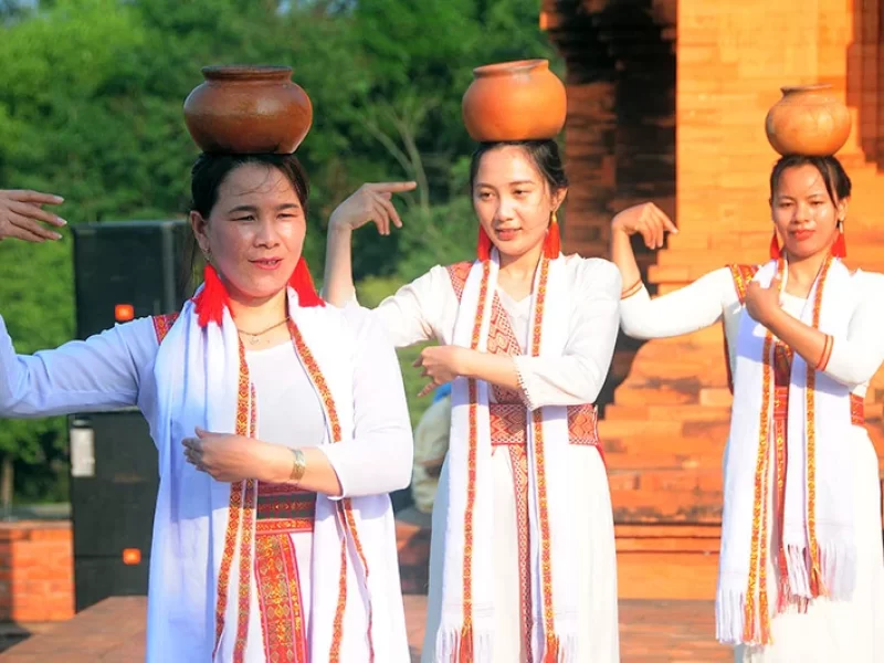 Come to Bau Truc Pottery Village to enjoy traditional festivals, dances, and cuisine (Source: Collected) Come to Bau Truc Pottery Village to enjoy traditional festivals, dances, and cuisine (Source: Collected)