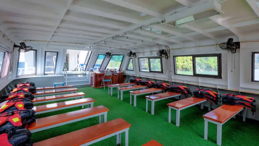 Halong tour packages-https://vietnamdiscoverytours.com/