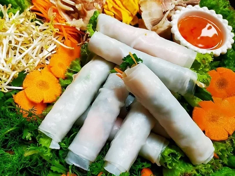 Pho cuon - a tasty food made of pho noodles (Source: Collected)