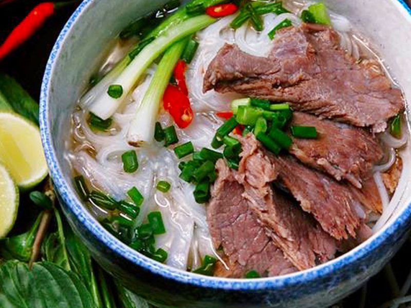 Phở Gia Truyền – 49 Bát Đàn Phở Gia Truyền – 49 Bát Đàn