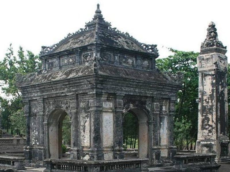 Dong Khanh Tomb marks the beginning of European influences on traditional Vietnamese architecture (Source: Collected) Dong Khanh Tomb marks the beginning of European influences on traditional Vietnamese architecture (Source: Collected)