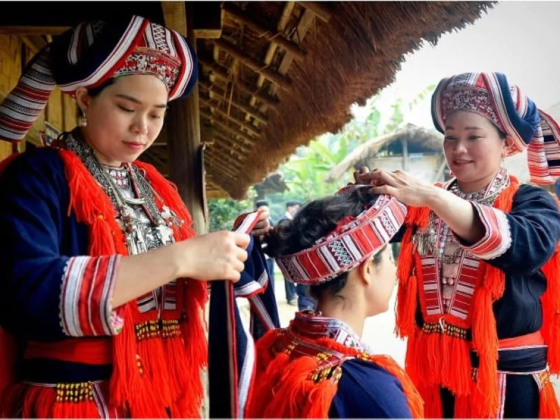 The impressive headdresses are the highlight of the Red Dao ethnic costumes (Source: Collected) The impressive headdresses are the highlight of the Red Dao ethnic costumes (Source: Collected)