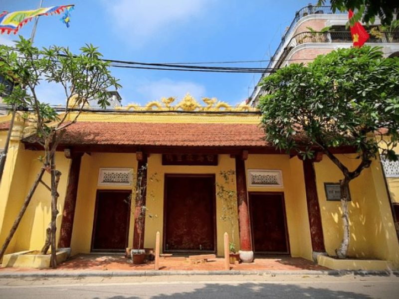 Top 5 Must-Do Experiences in Hanoi Old Quarter Bach Ma Temple: Hanoi’s Oldest Spiritual Gem