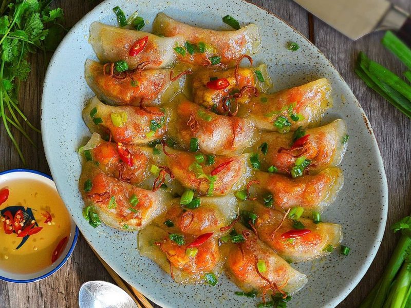 Steamed topica cake with shrimp - Photo: @cookingwithmamamui Steamed topica cake with shrimp - Photo: @cookingwithmamamui