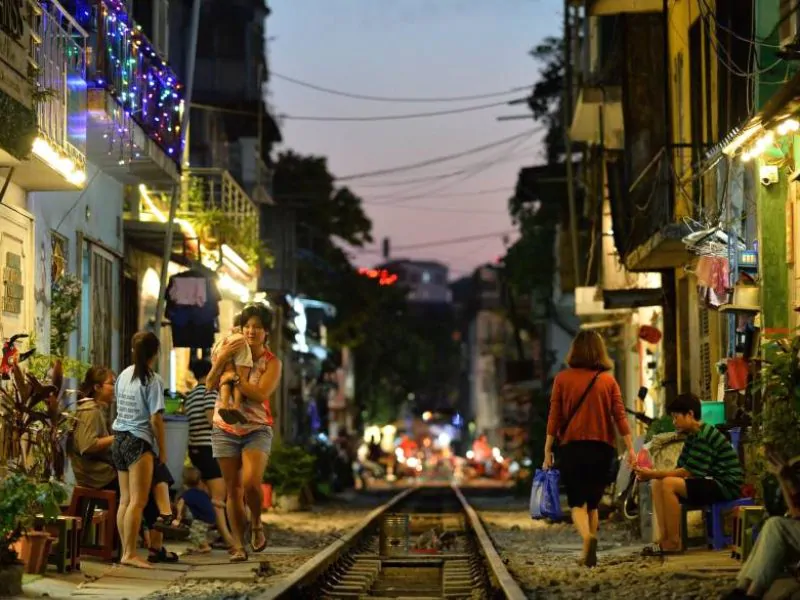 Hanoi train street  is a so famous Place - Source: Collected