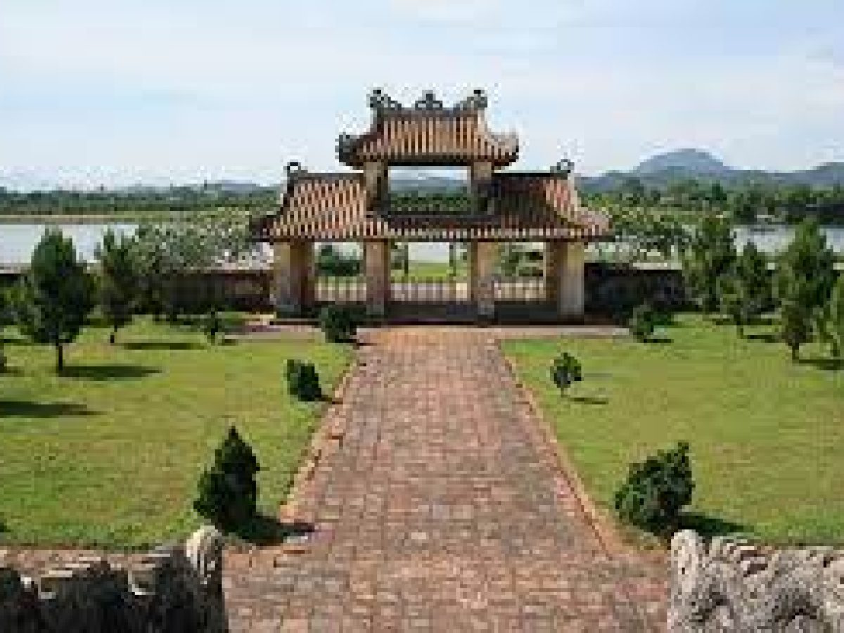 Hue Temple of Literature: History & Visitor Guide
