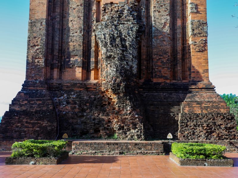 Nhan Tower: Nhan Tower: Vietnam Discovery Tours guide in Phu Yen-Photo : vnexpress.net