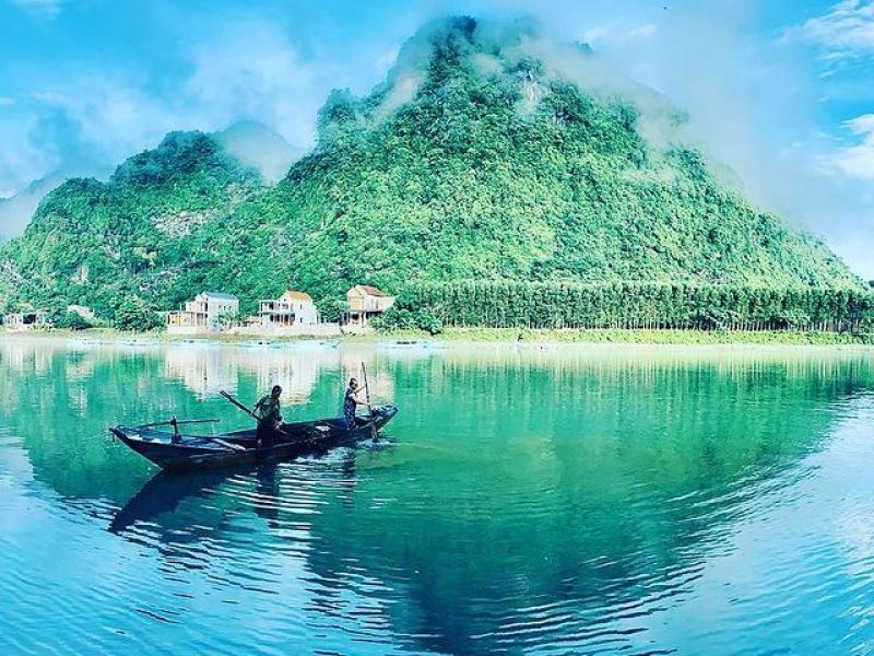 Phong Nha Cave: A Natural Wonder in Quang Binh, Vietnam Phong Nha Cave: A Natural Wonder in Quang Binh, Vietnam