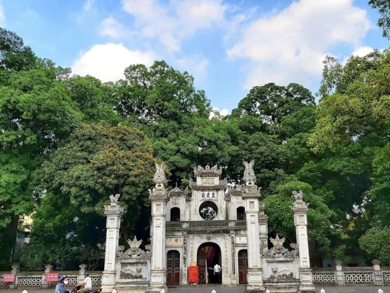 Gate of Quan Thanh Temple: Photo by @Phuoc Phan Huu Quan Thanh Temple Hanoi Vietnam Discovery Tours