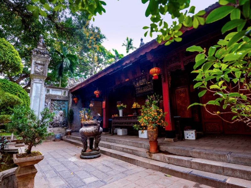 Quan Thanh Temple Hanoi Vietnam Discovery Tours Quan Thanh Temple Hanoi Vietnam Discovery Tours