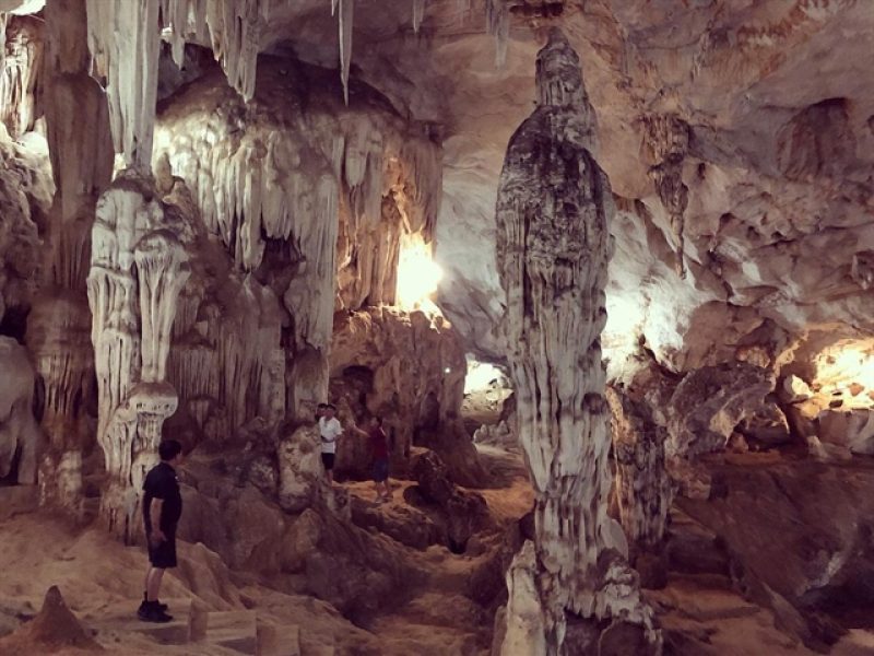 Sơn Mộc Hương Cave has always been an attractive tourist destination in the country. — Photo mia.vn