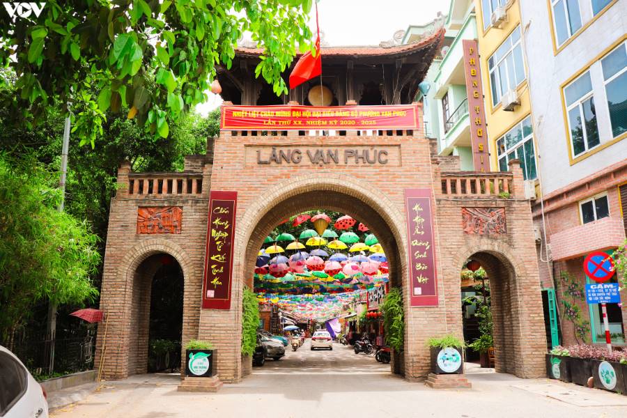 Van Phuc Silk Village: Complete Travel Guide