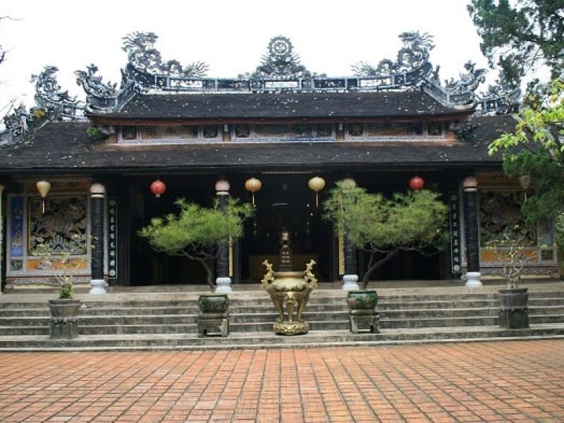 For culture and history aficionados, Tu Hieu is a pagoda you can not miss when visiting Hue (Source: Collected)