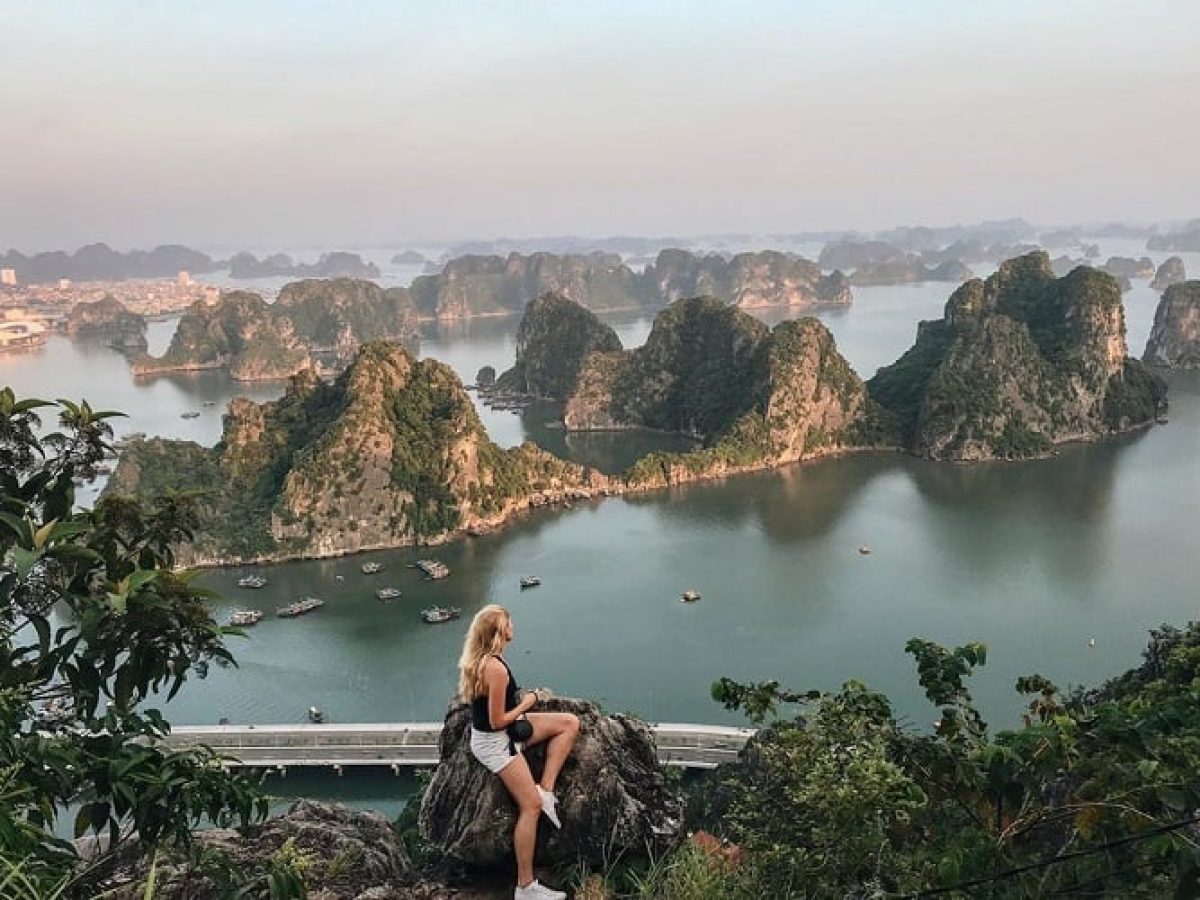 Ha Long Bay in November: Weather, Cruises & Tips 2026
