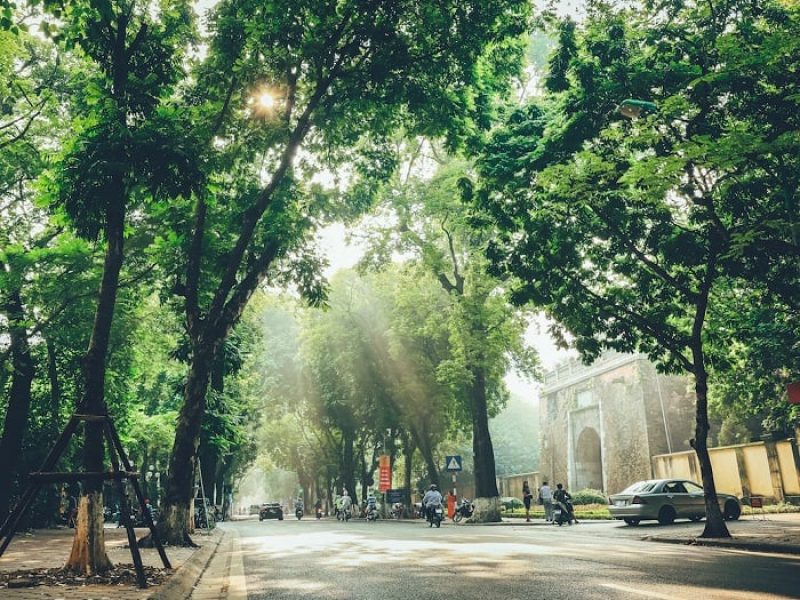 The city’s poetic scenery under Hanoi's weather in April The city’s poetic scenery under Hanoi's weather in April