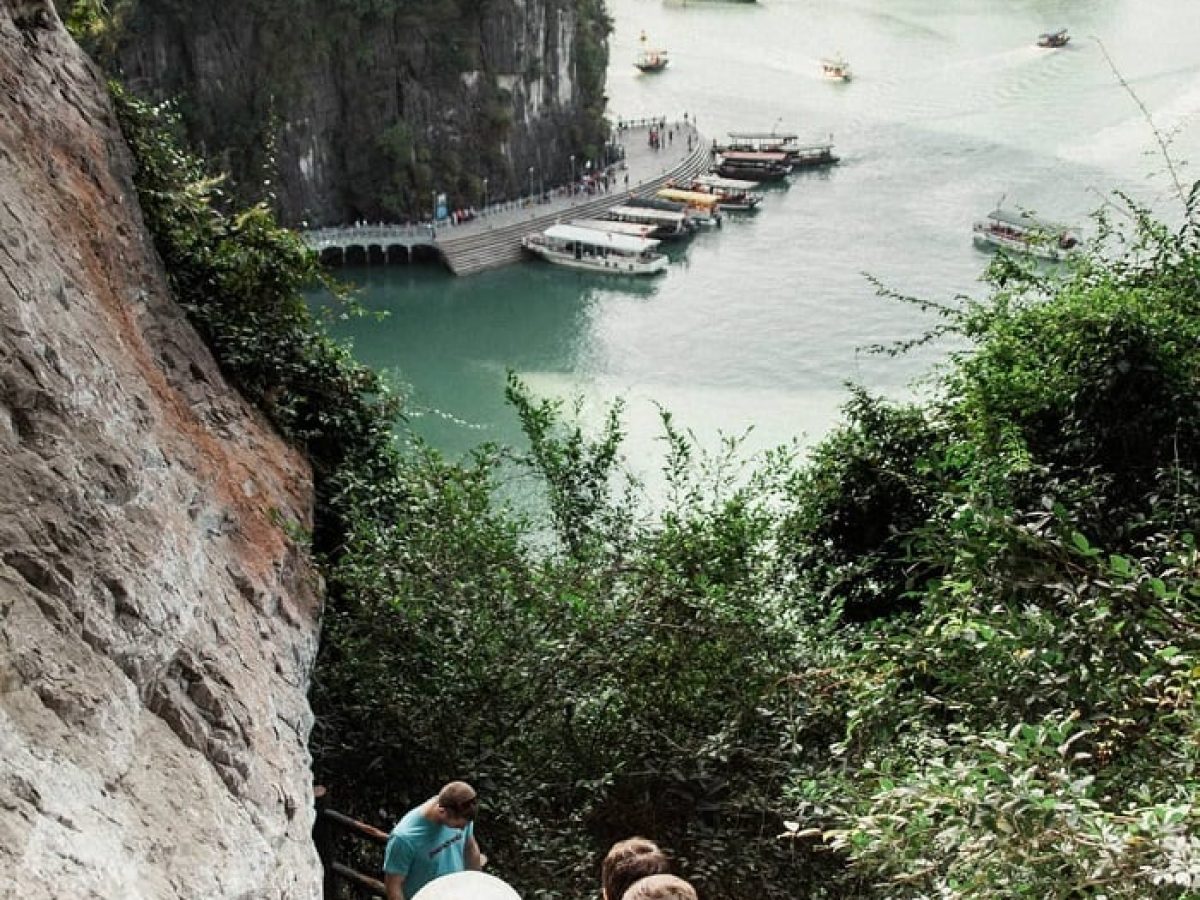 Sung Sot Cave: Explore a Natural Masterpiece