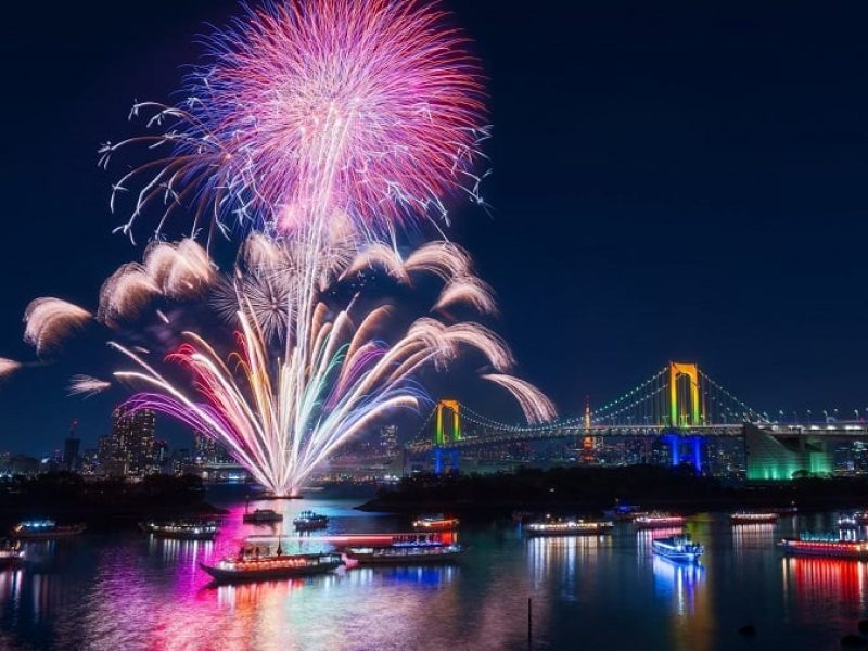 Da Nang International Fireworks Festival is very popular