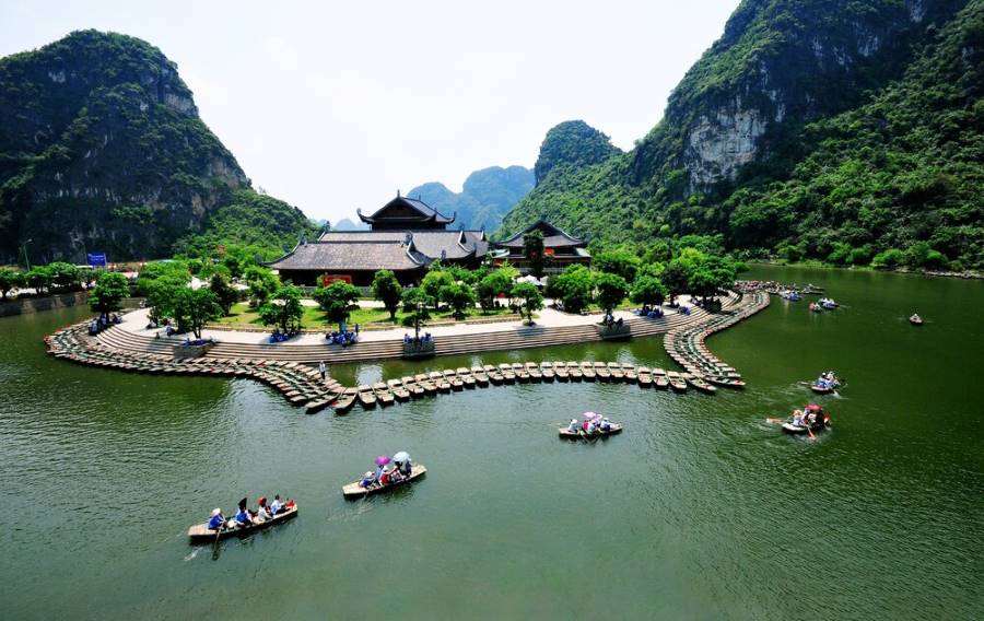 Ninh Binh Day Tour from Hanoi: Trang An Boat Ride & Bai Dinh Pagoda