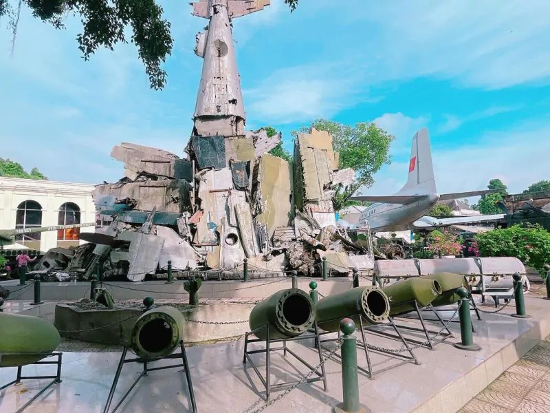 Aircraft and Helicopters