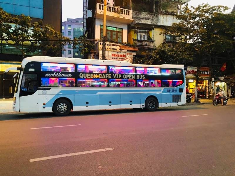 Queen Cafe Bus: 208 Tran Quang Khai, Hoan Kiem, Hanoi Queen Cafe Bus: 208 Tran Quang Khai, Hoan Kiem, Hanoi