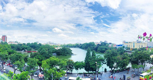 Top Cafes Near Hoan Kiem Lake: Best View, Design and Tastes