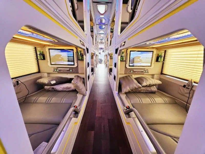 Hanoi to Sapa sleeper bus with toilet