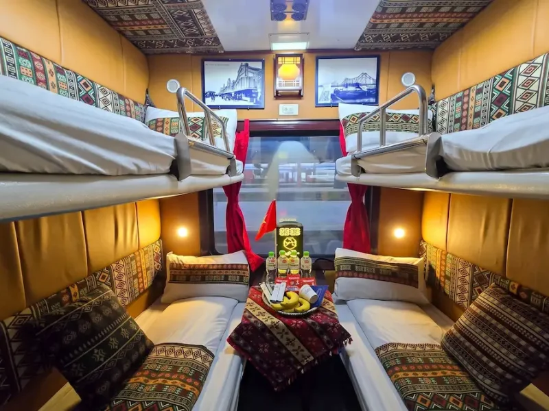 SP7 Train Deluxe 4-Berth Cabin | Vietnam Discovery Tours