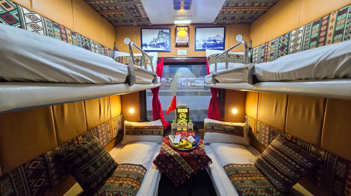 SP7 Train Deluxe 4-Berth Cabin | Vietnam Discovery Tours