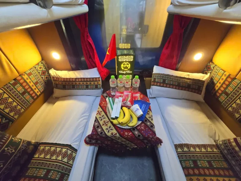 SP7 Train Deluxe Sleeper Cabin | Vietnam Discovery Tours