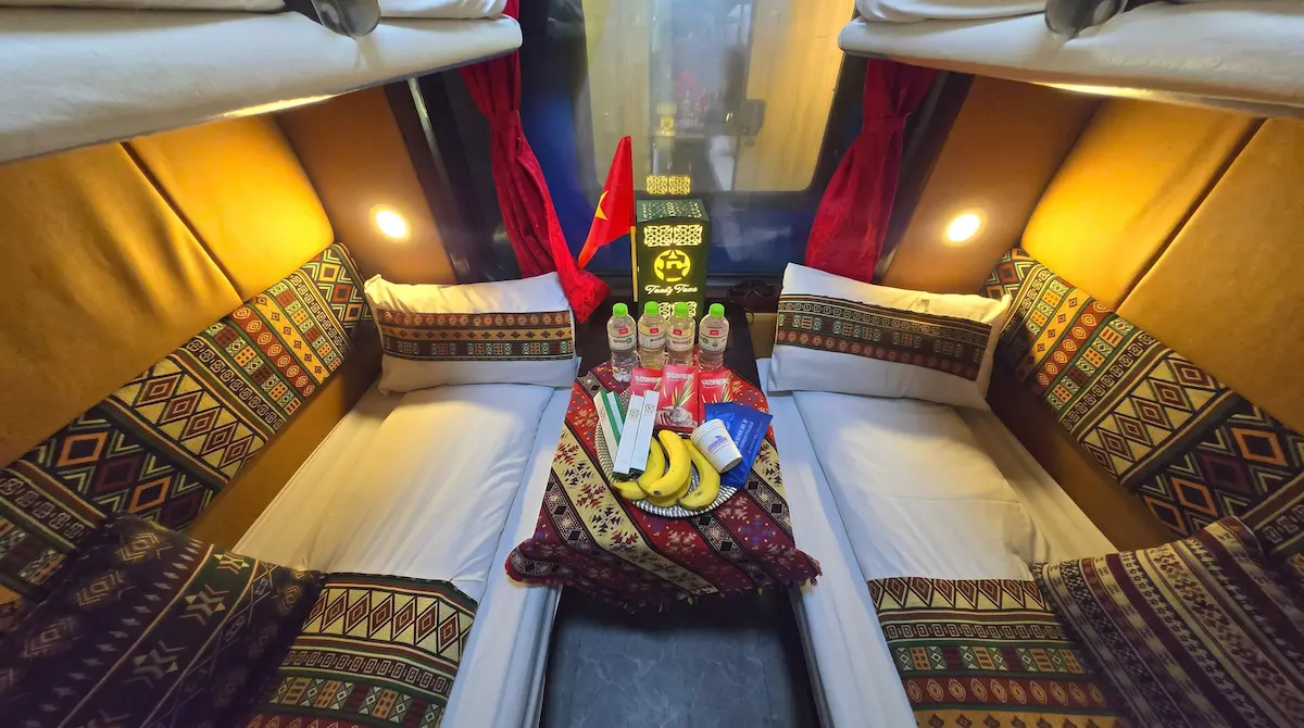 SP7 Train Deluxe Sleeper Cabin | Vietnam Discovery Tours
