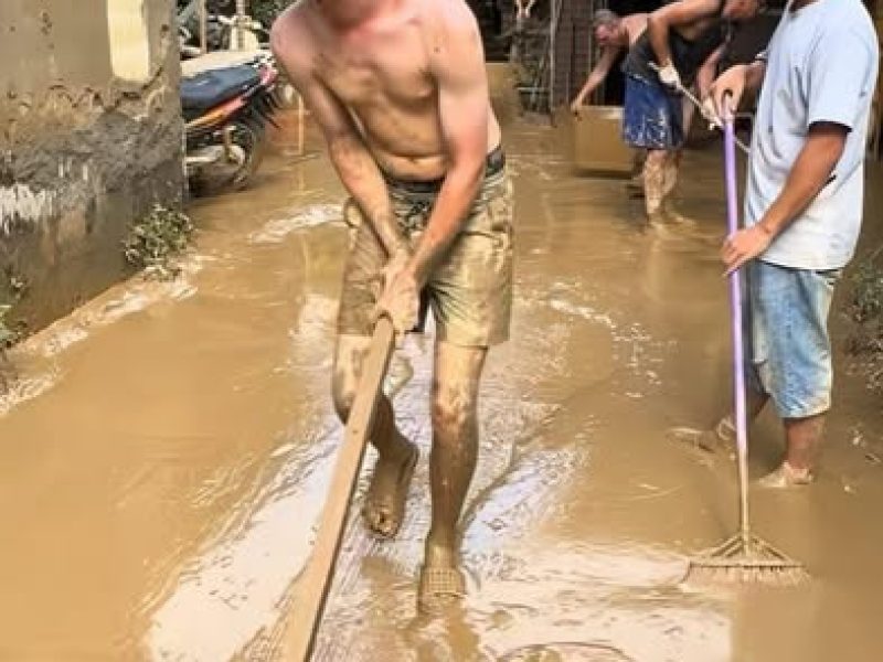 Why Foreigners Choose to Live and Work in Vietnam A group of young travelers stranded after the storm were offered free meals by a local host in Ha Giang