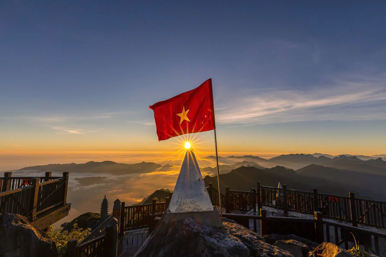 Fansipan in Sa Pa is stunning this season in december (3)