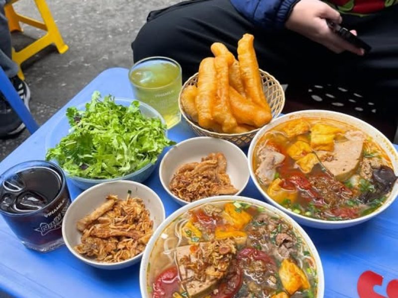 Snail Noodle Soup (Bún ốc) Snail Noodle Soup (Bún ốc)